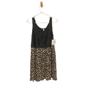 Super cute, flare cheetah print dress